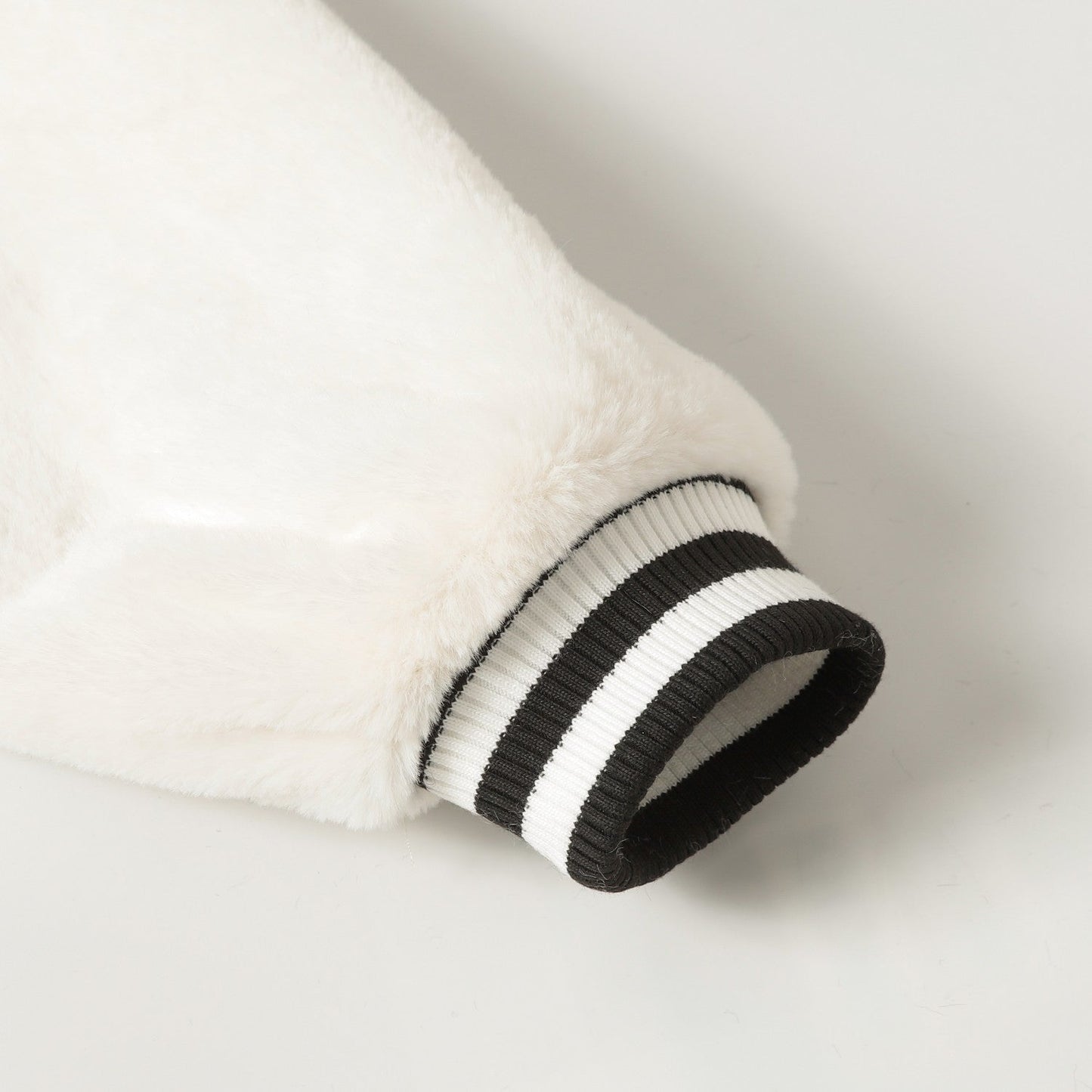 크롬하츠 인조 퍼 크로스 바시티 재킷 - 블랙 화이트 고딕 스트리트웨어 035 