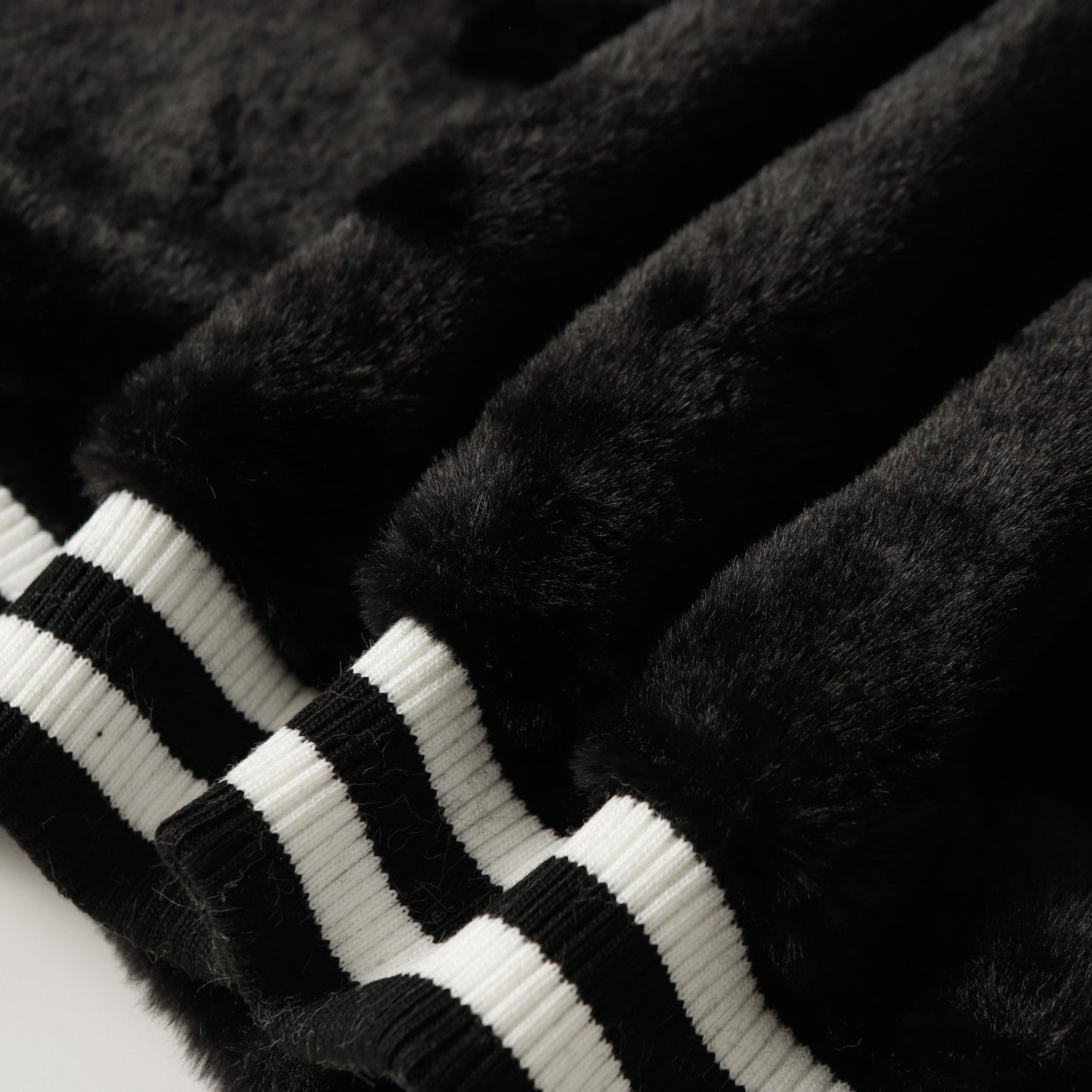 크롬하츠 인조 퍼 크로스 바시티 재킷 - 블랙 화이트 고딕 스트리트웨어 035 