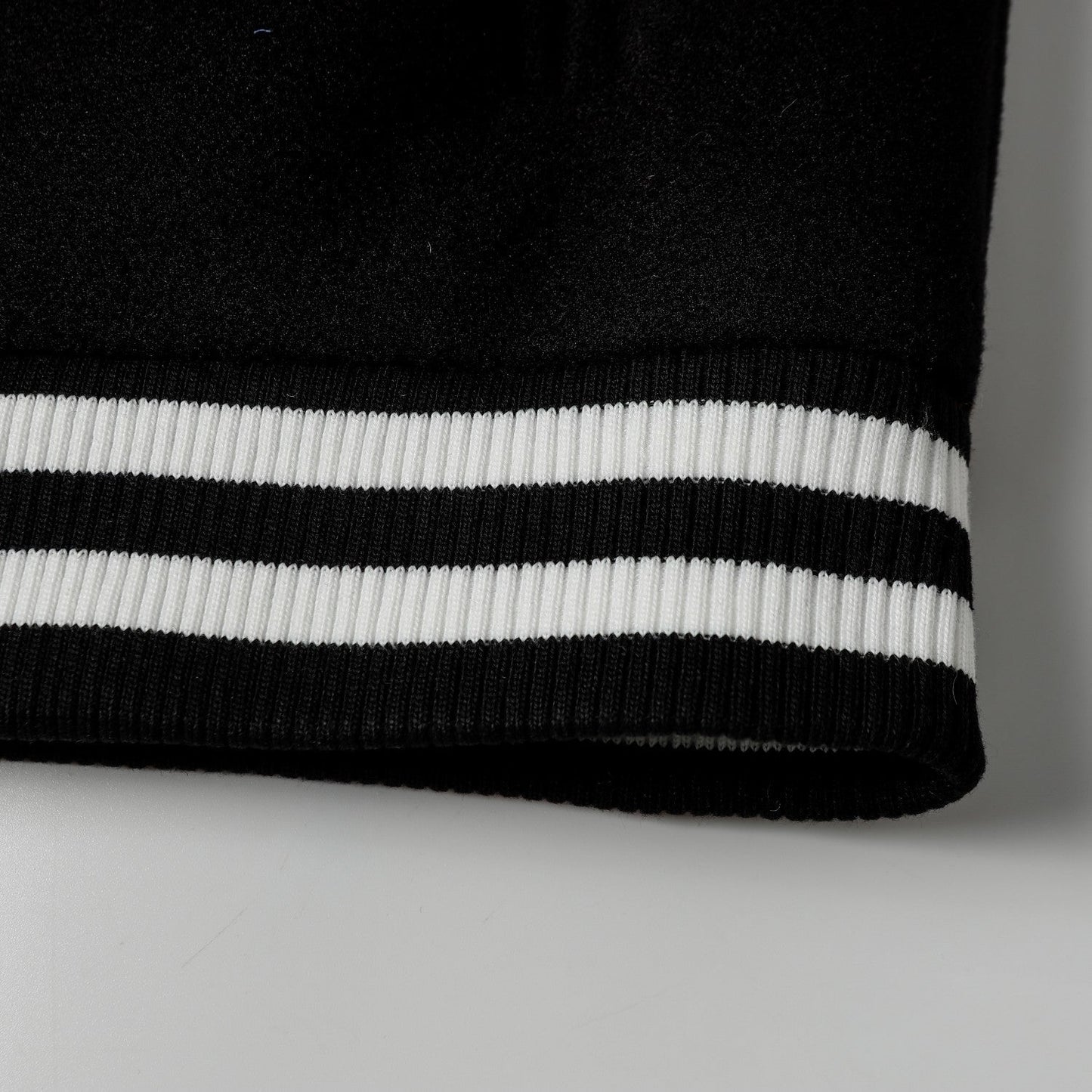 크롬하츠 레이어드 크로스 바시티 재킷 - 블랙 화이트 스트리트 스타일 아우터웨어 2208 