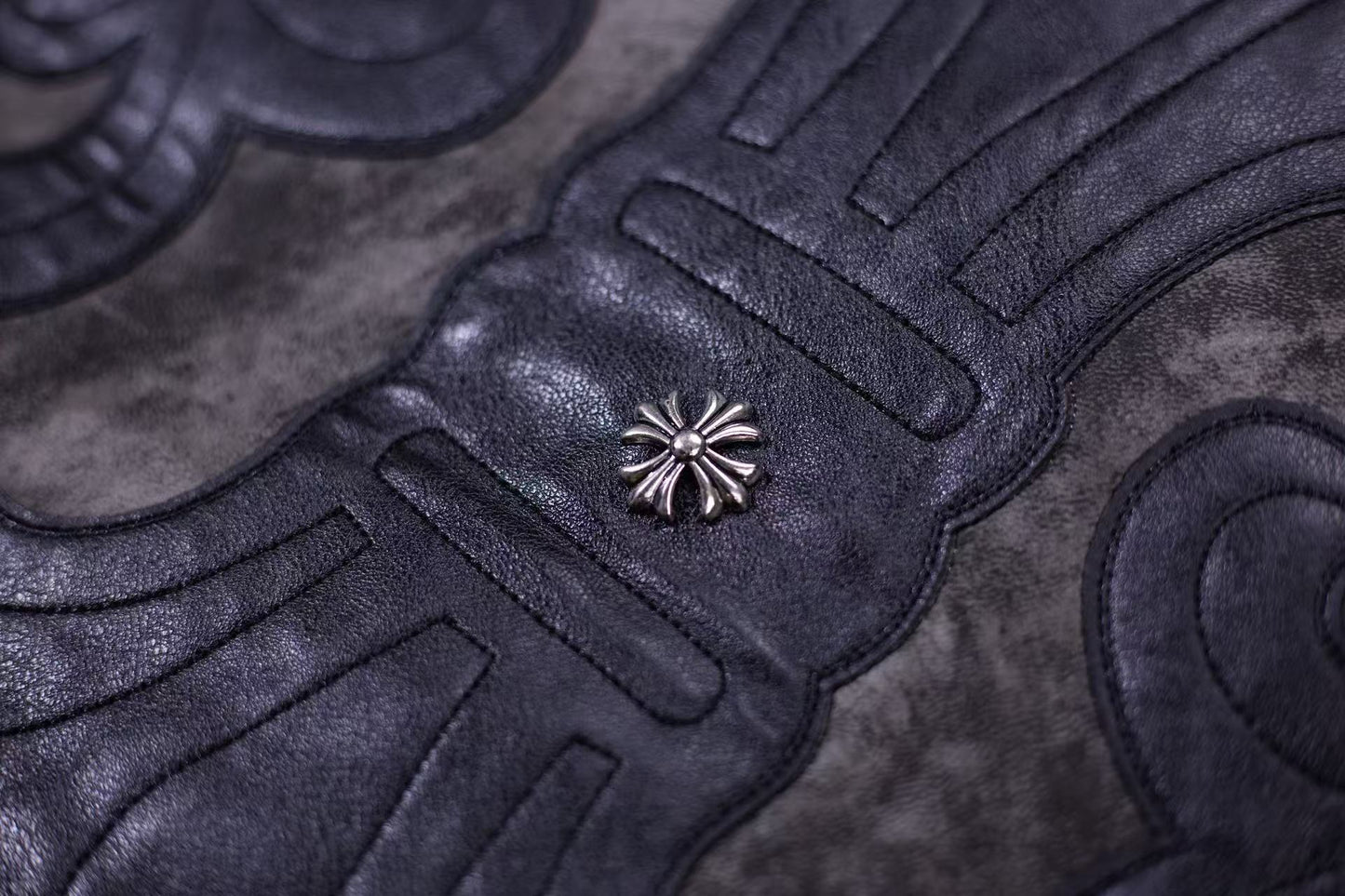 크롬하츠 플뢰르 드 리스 패치 바시티 재킷 - 그레이 타이다이 아우터웨어 A5588