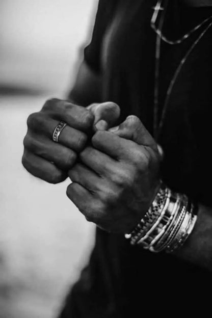 Chrome Hearts PLUS ピラミッド オープンバンドリング